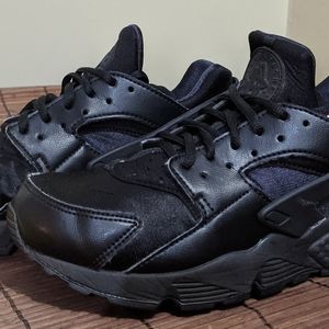 Nike Huarache Run Black Size 7 Sneakers